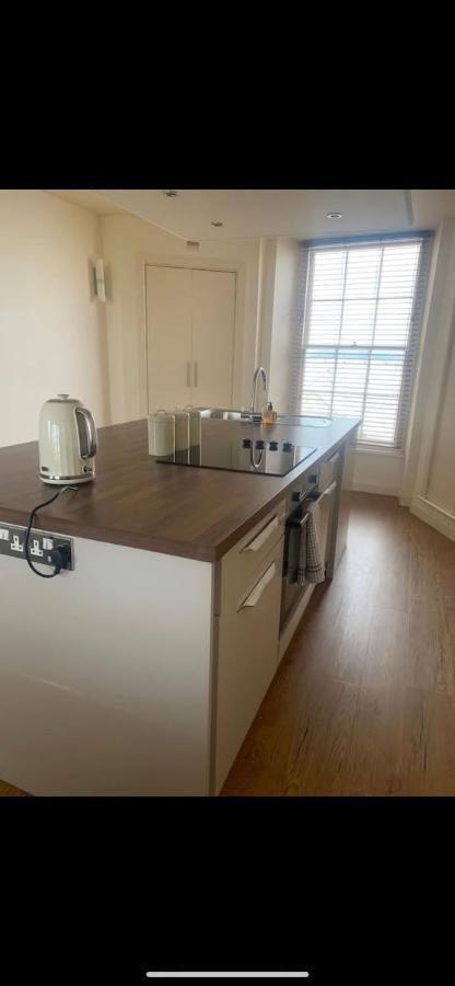 Apartment Caldey View- A Beautiful Flat In The Heart Oftenby Tenby